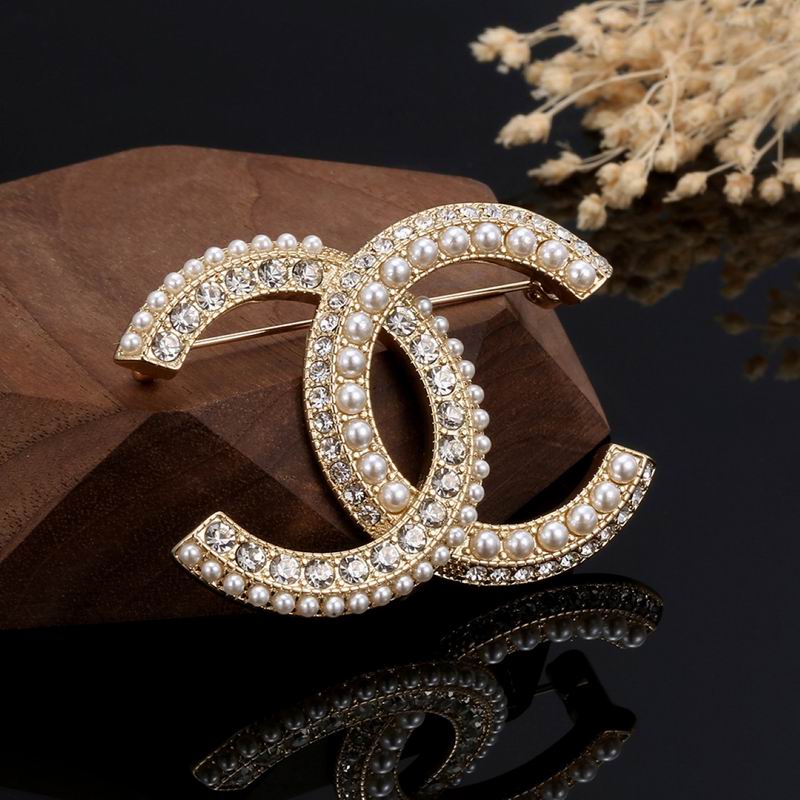 Chanel Brooch 09yxs68